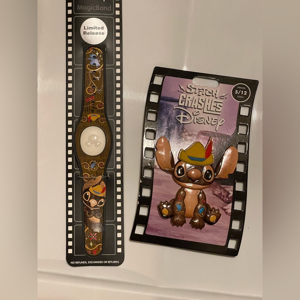 Pinnochio Stitch Crashes Disney Pin & MagicBand